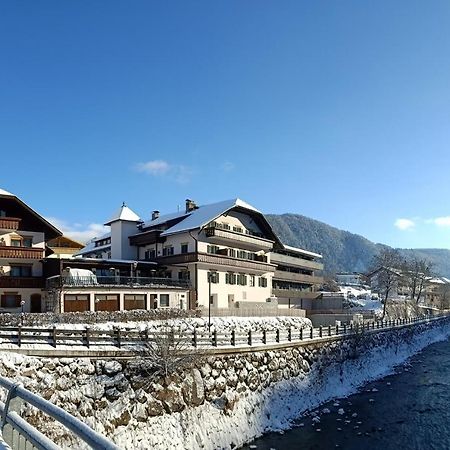 River Hotel Post Киенес Екстериор снимка