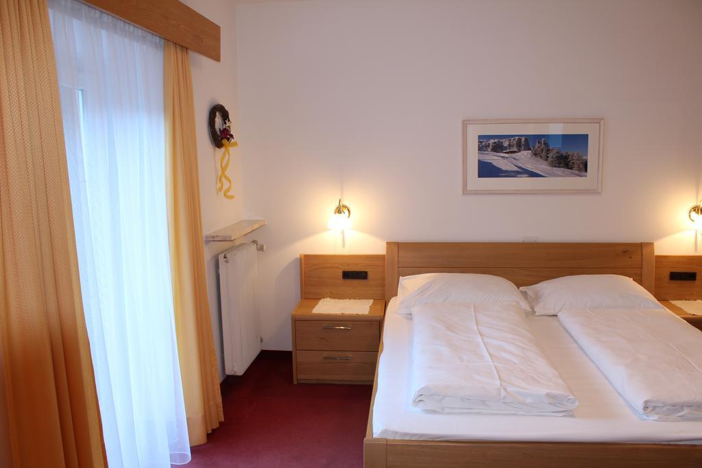 River Hotel Post Киенес Екстериор снимка