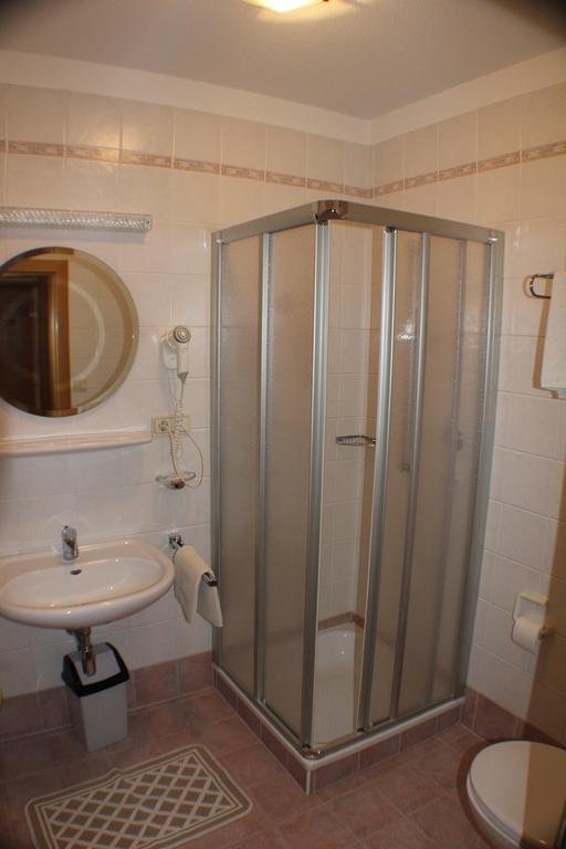 River Hotel Post Киенес Екстериор снимка
