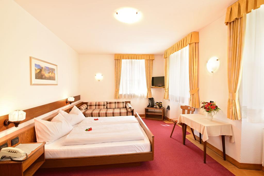 River Hotel Post Киенес Екстериор снимка