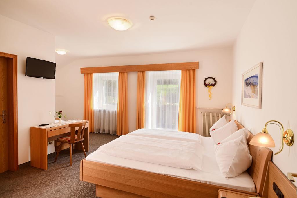 River Hotel Post Киенес Екстериор снимка